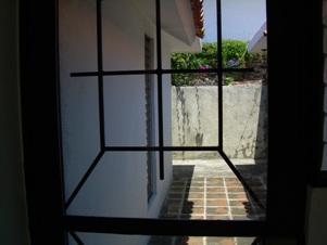1537f.jpg