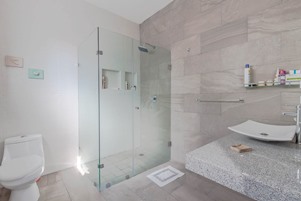 6704n.jpg